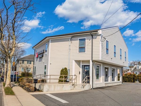 Franklin Square, NY 11010