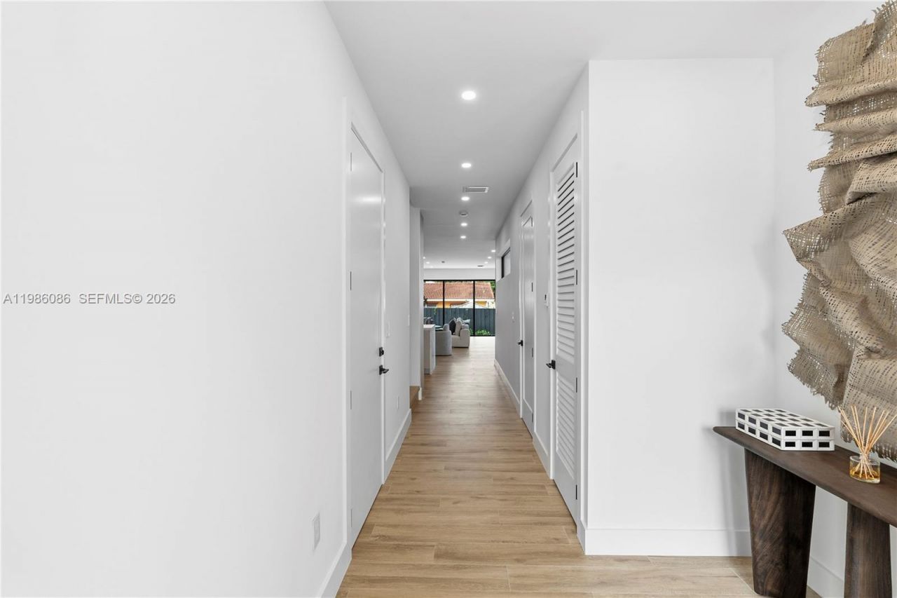 2730 SW 31st Ave , Miami, FL 33133 Photo