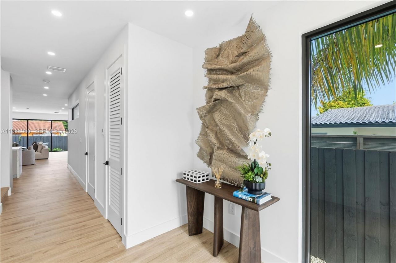 2730 SW 31st Ave , Miami, FL 33133 Photo