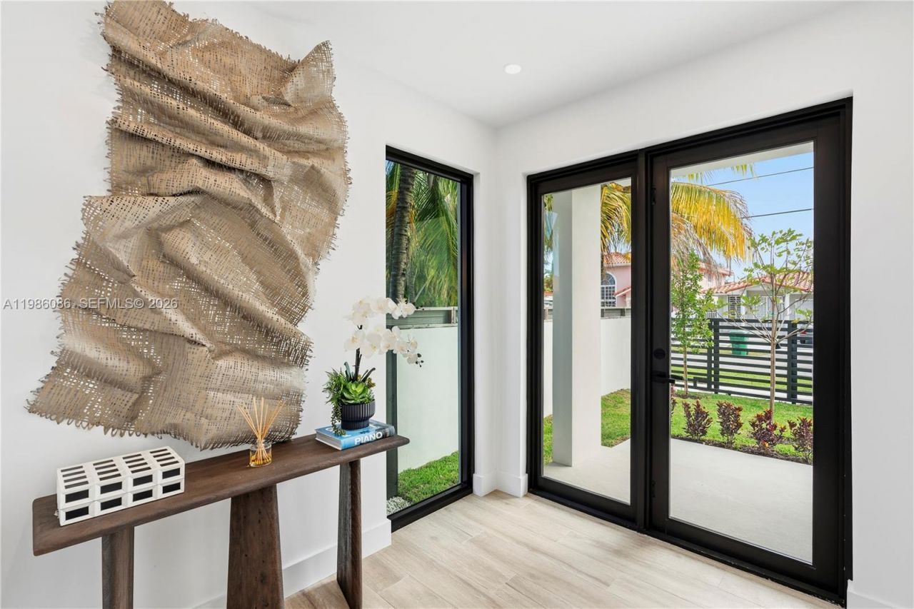 2730 SW 31st Ave , Miami, FL 33133 Photo