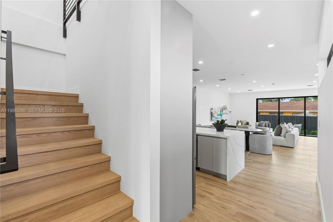 2730 SW 31st Ave , Miami, FL 33133 Photo