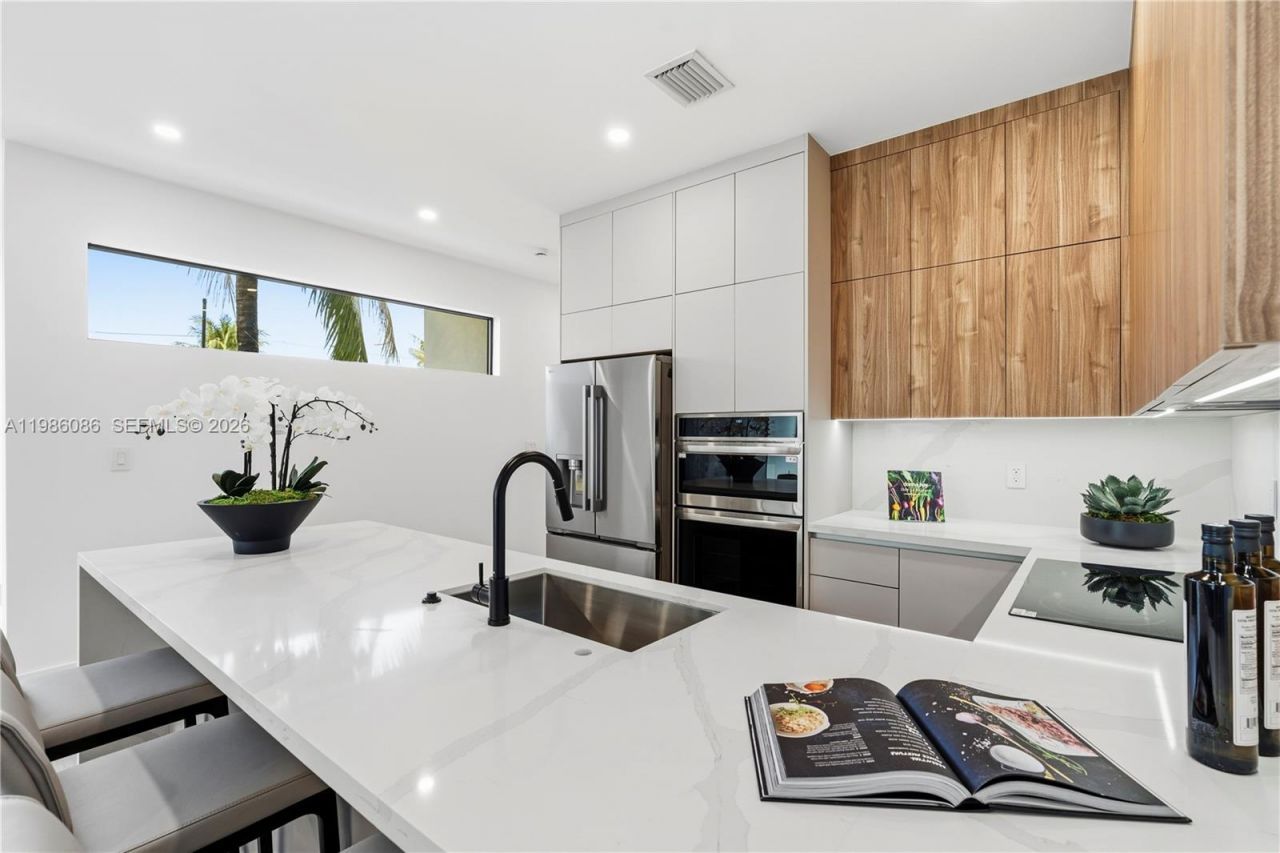 2730 SW 31st Ave , Miami, FL 33133 Photo