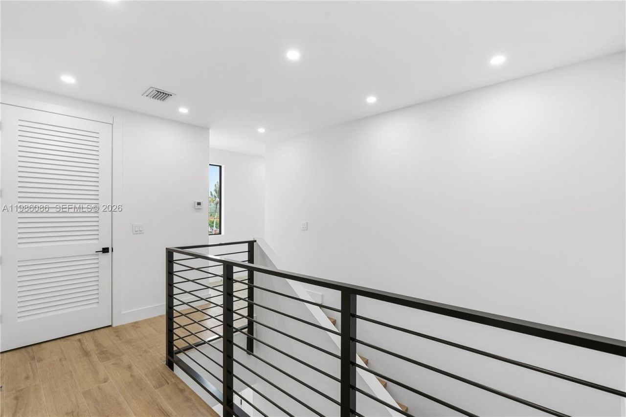 2730 SW 31st Ave , Miami, FL 33133 Photo