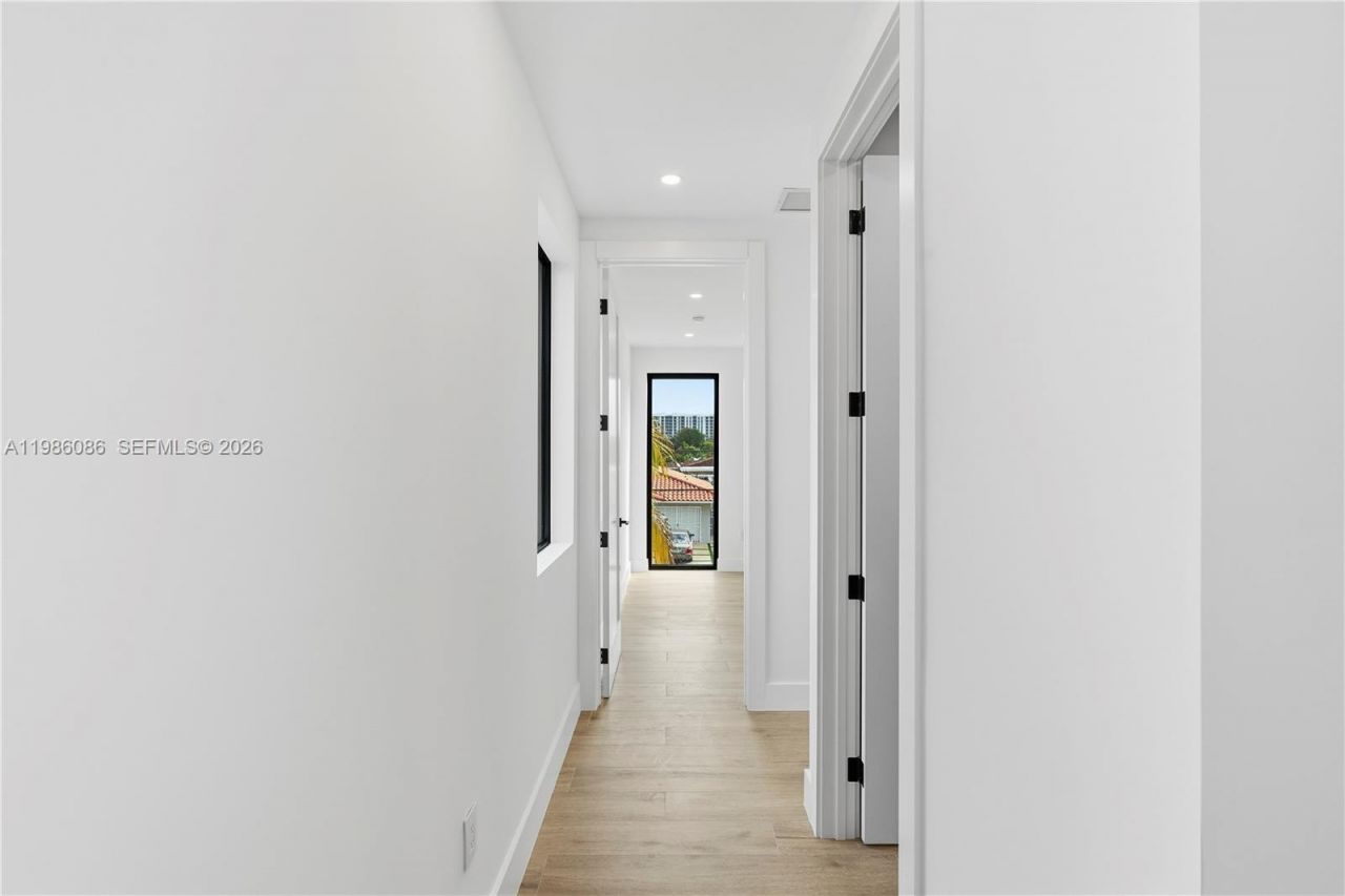 2730 SW 31st Ave , Miami, FL 33133 Photo