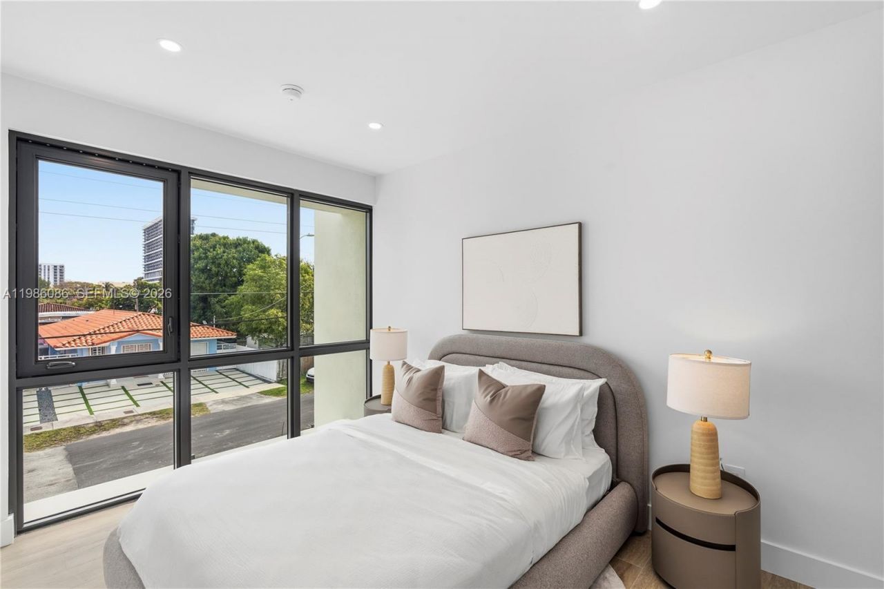 2730 SW 31st Ave , Miami, FL 33133 Photo