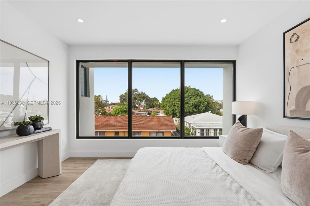 2730 SW 31st Ave , Miami, FL 33133 Photo