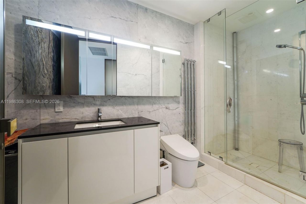 18555 Collins Ave , Unit 2201, Sunny Isles Beach, FL 33160 Photo