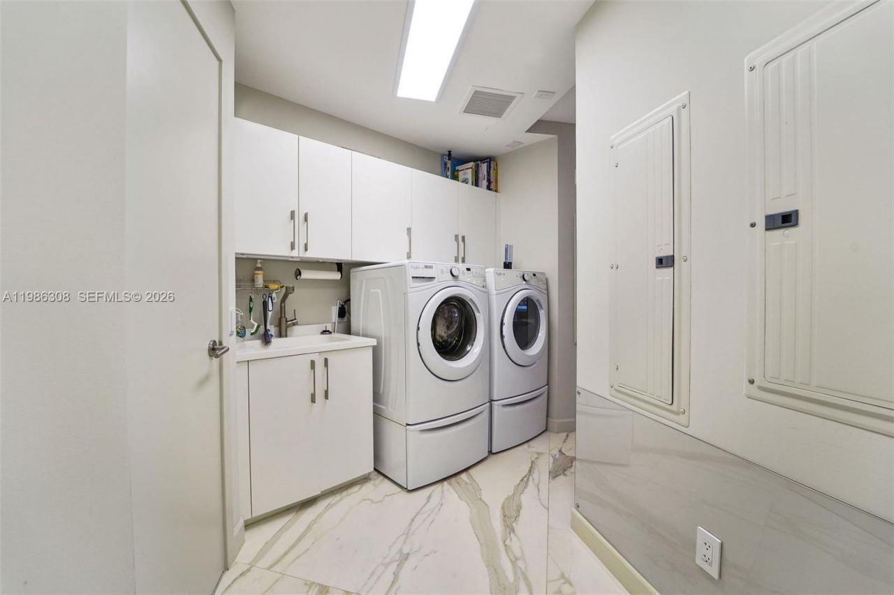 18555 Collins Ave , Unit 2201, Sunny Isles Beach, FL 33160 Photo