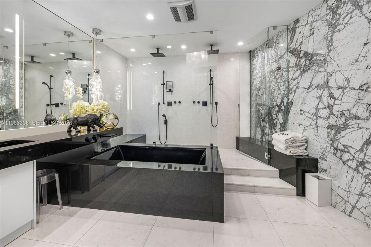 18555 Collins Ave, Unit 2201, Sunny Isles Beach, FL 33160 Photo