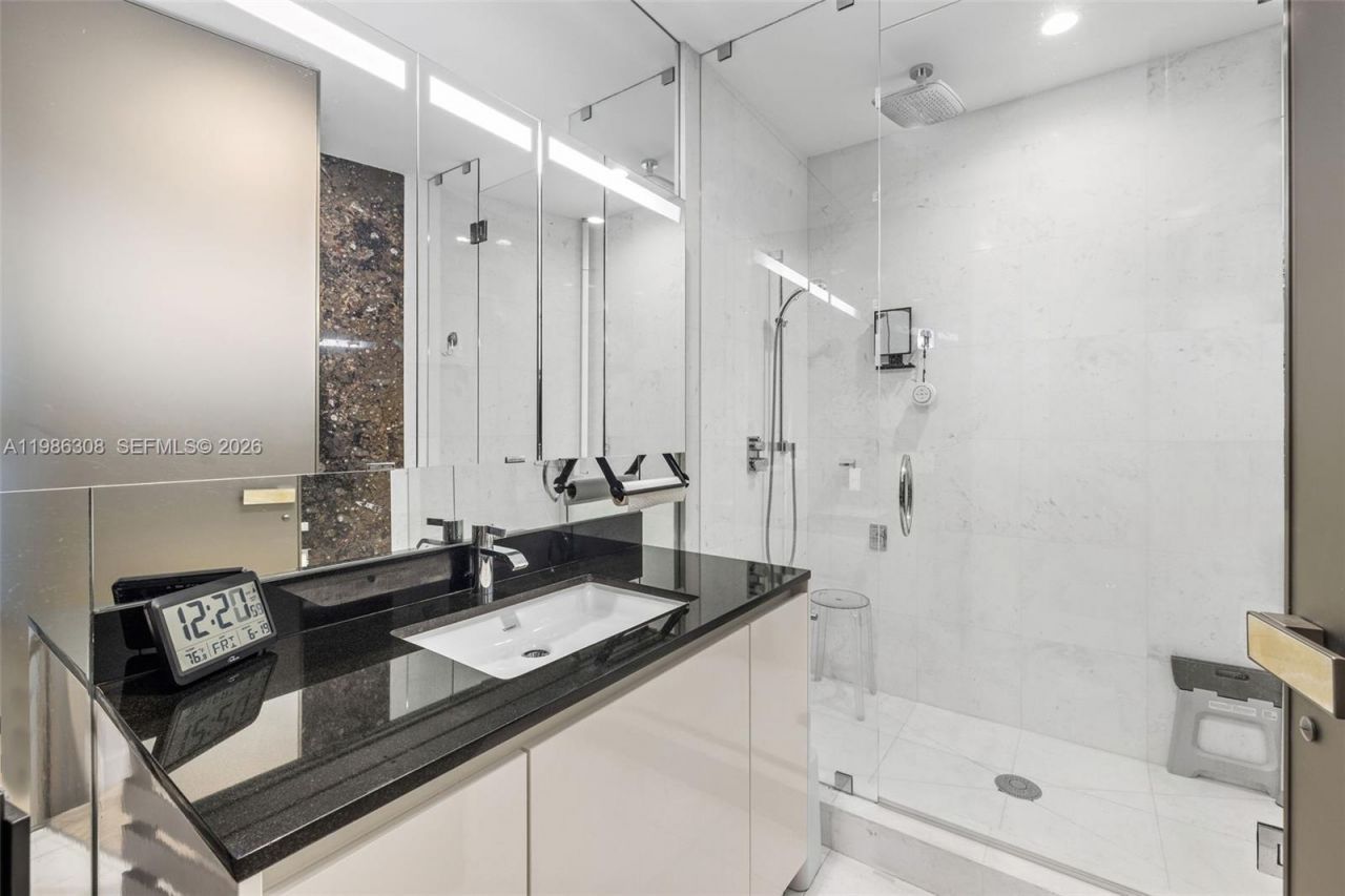 18555 Collins Ave, Unit 2201, Sunny Isles Beach, FL 33160 Photo
