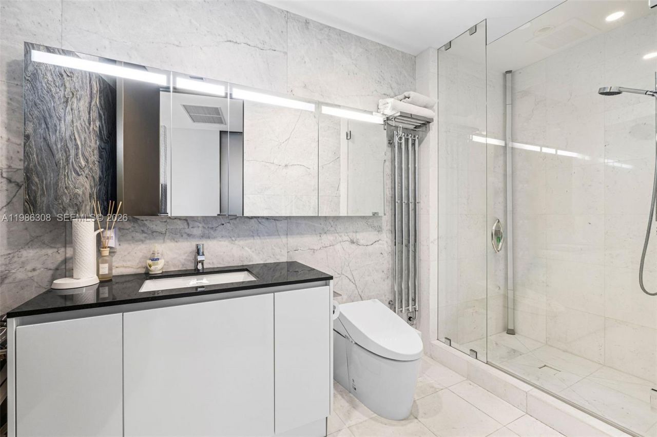 18555 Collins Ave, Unit 2201, Sunny Isles Beach, FL 33160 Photo