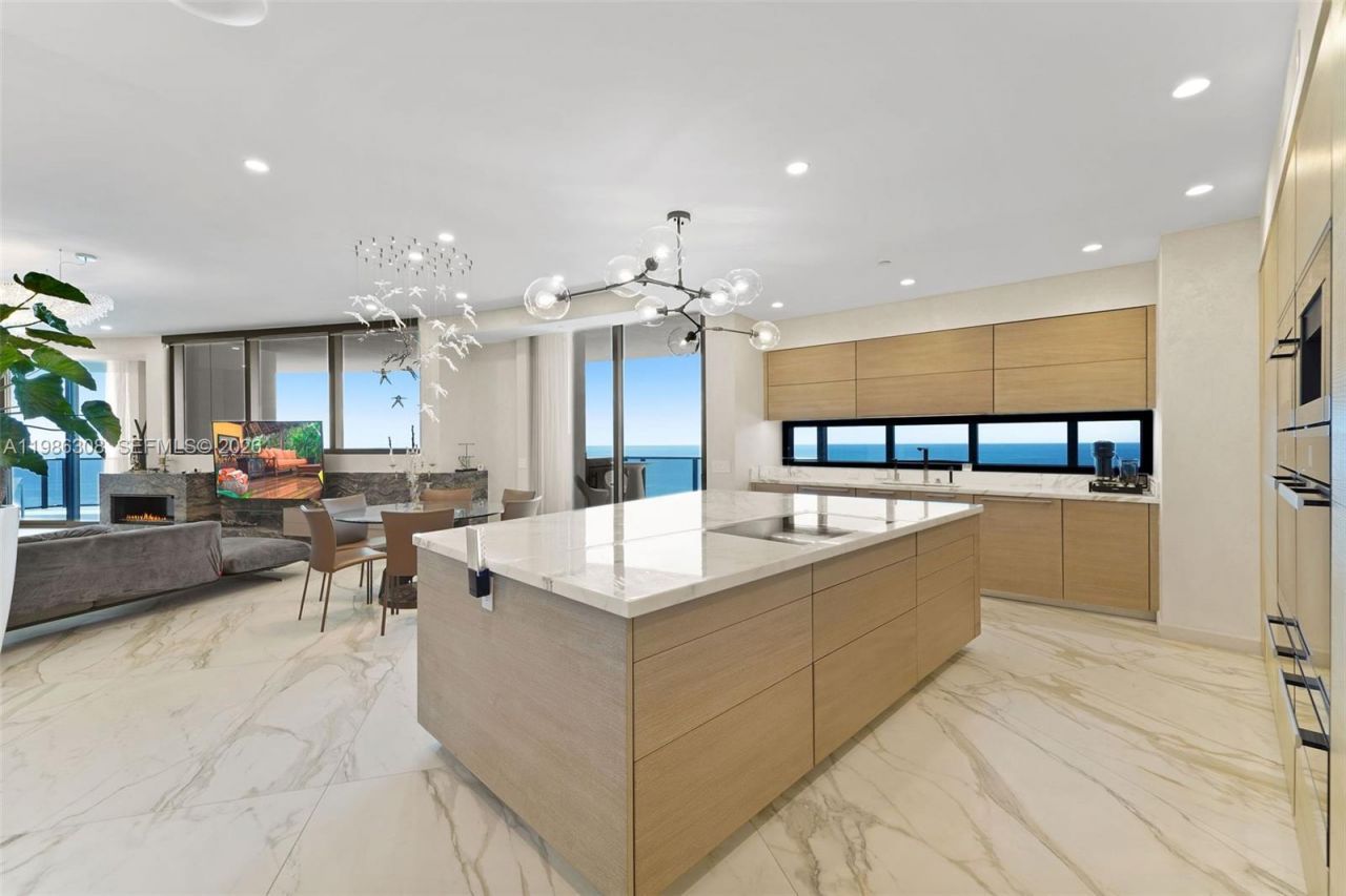 18555 Collins Ave , Unit 2201, Sunny Isles Beach, FL 33160 Photo