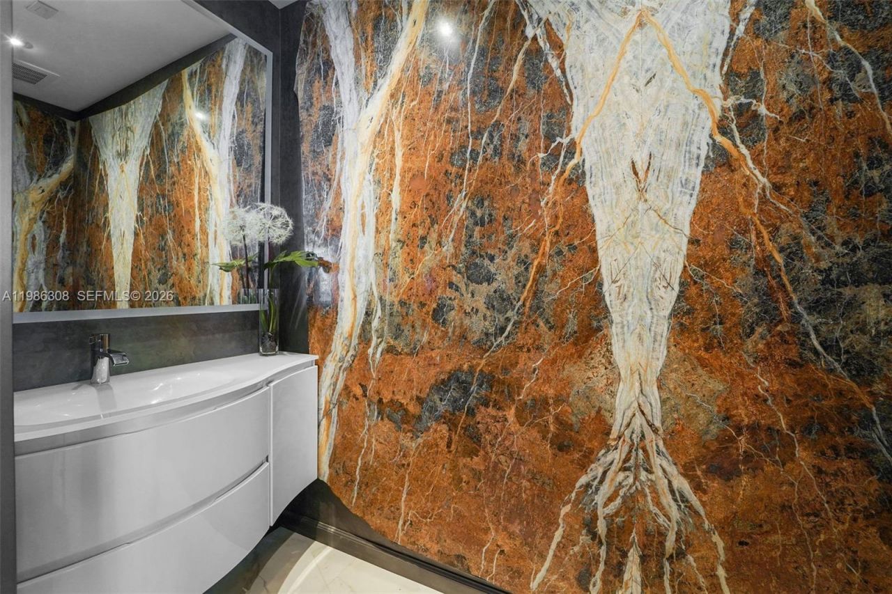 18555 Collins Ave , Unit 2201, Sunny Isles Beach, FL 33160 Photo