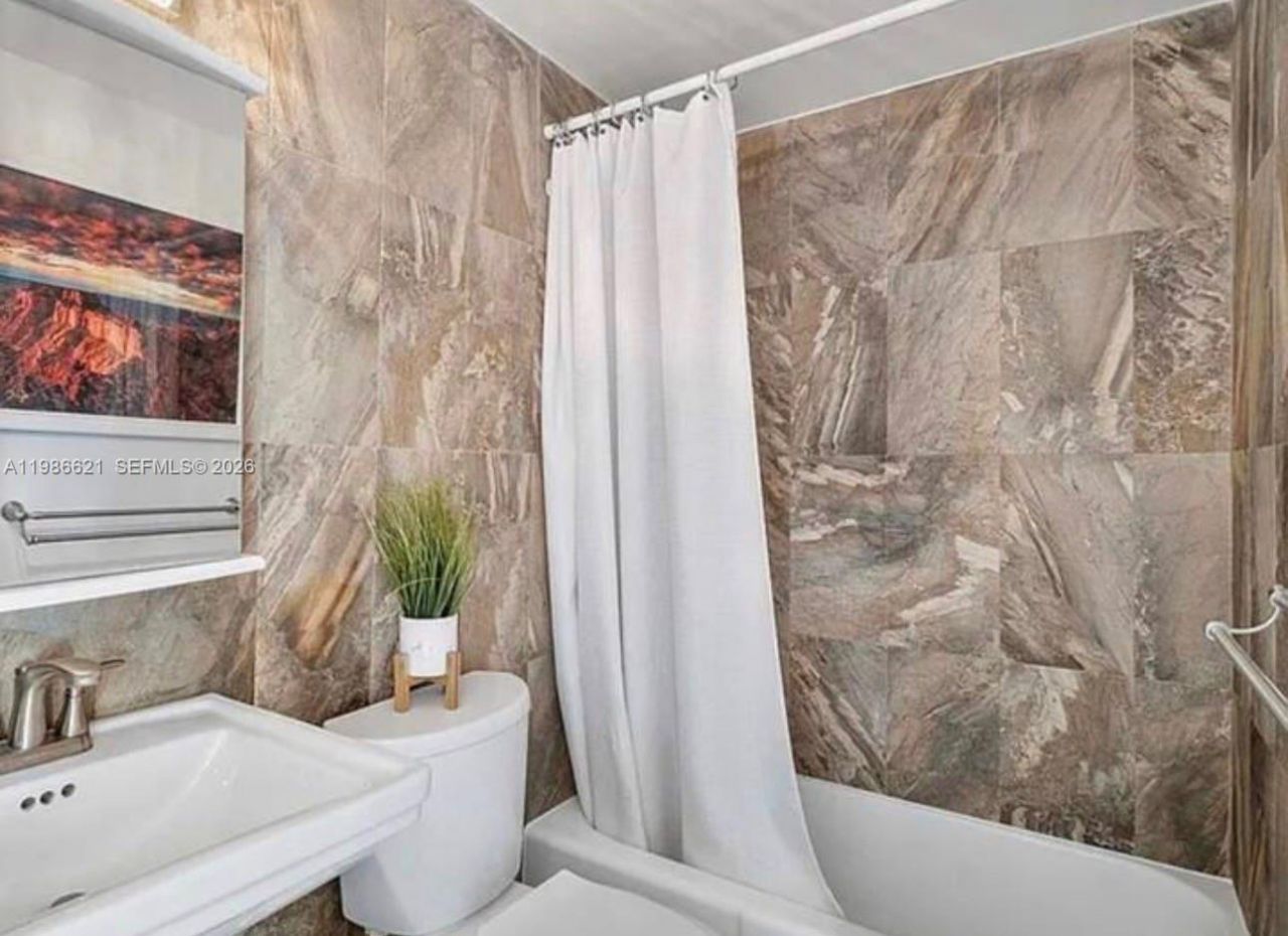 1720 Harrison St , Unit 15A, Hollywood, FL 33020 Photo