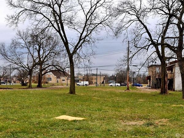 1324 W 2nd Street, Dayton, OH 45402