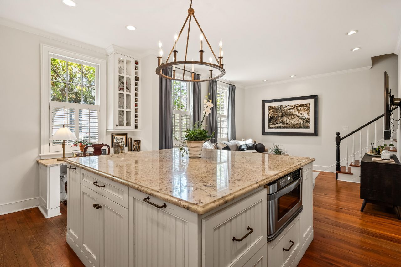 28 Warren Street Photo 14