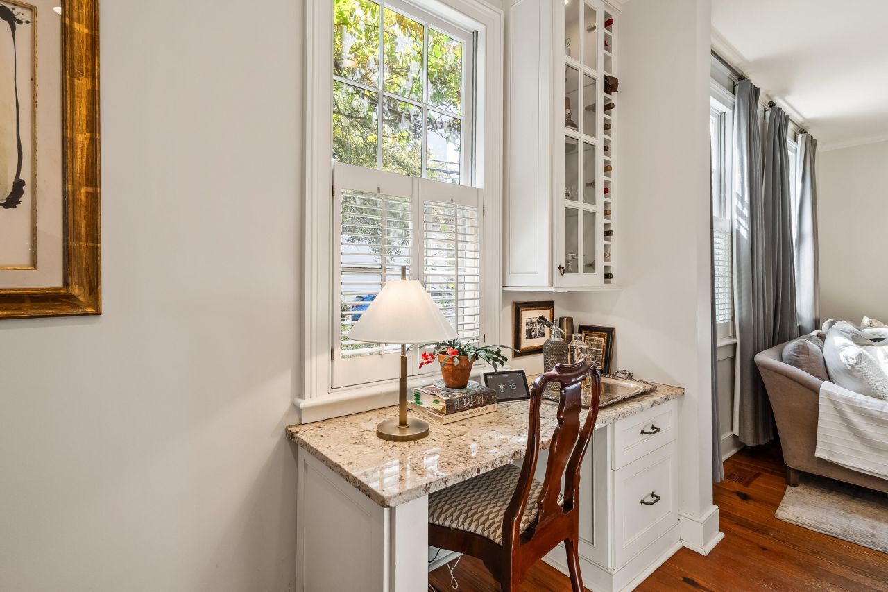 28 Warren Street Photo 16