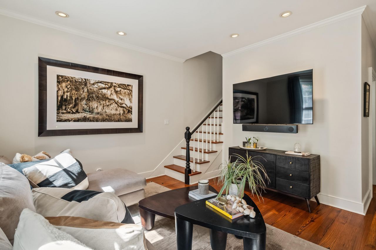 28 Warren Street Photo 21