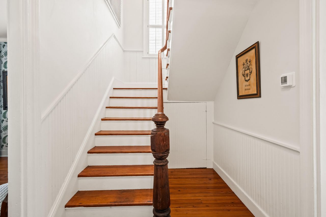 28 Warren Street Photo 23