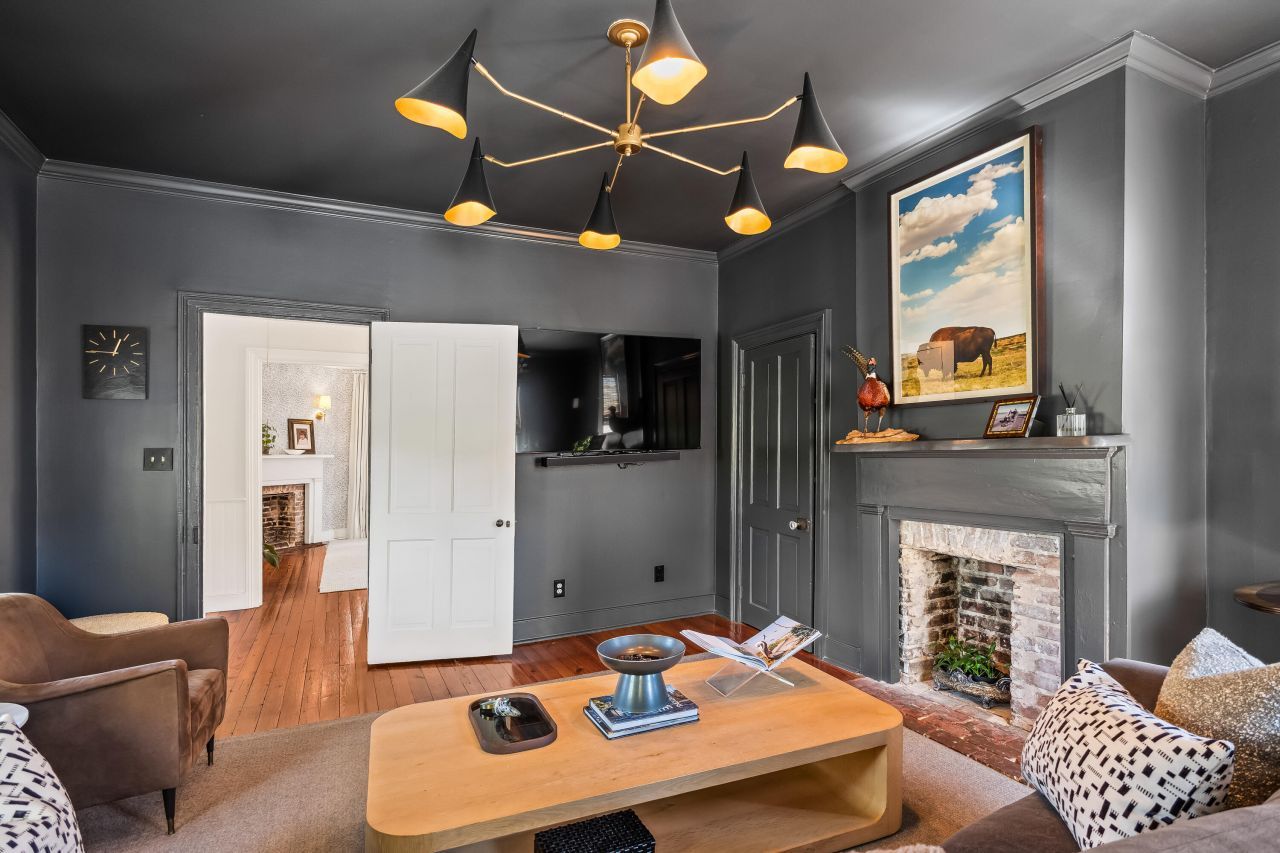 28 Warren Street Photo 27