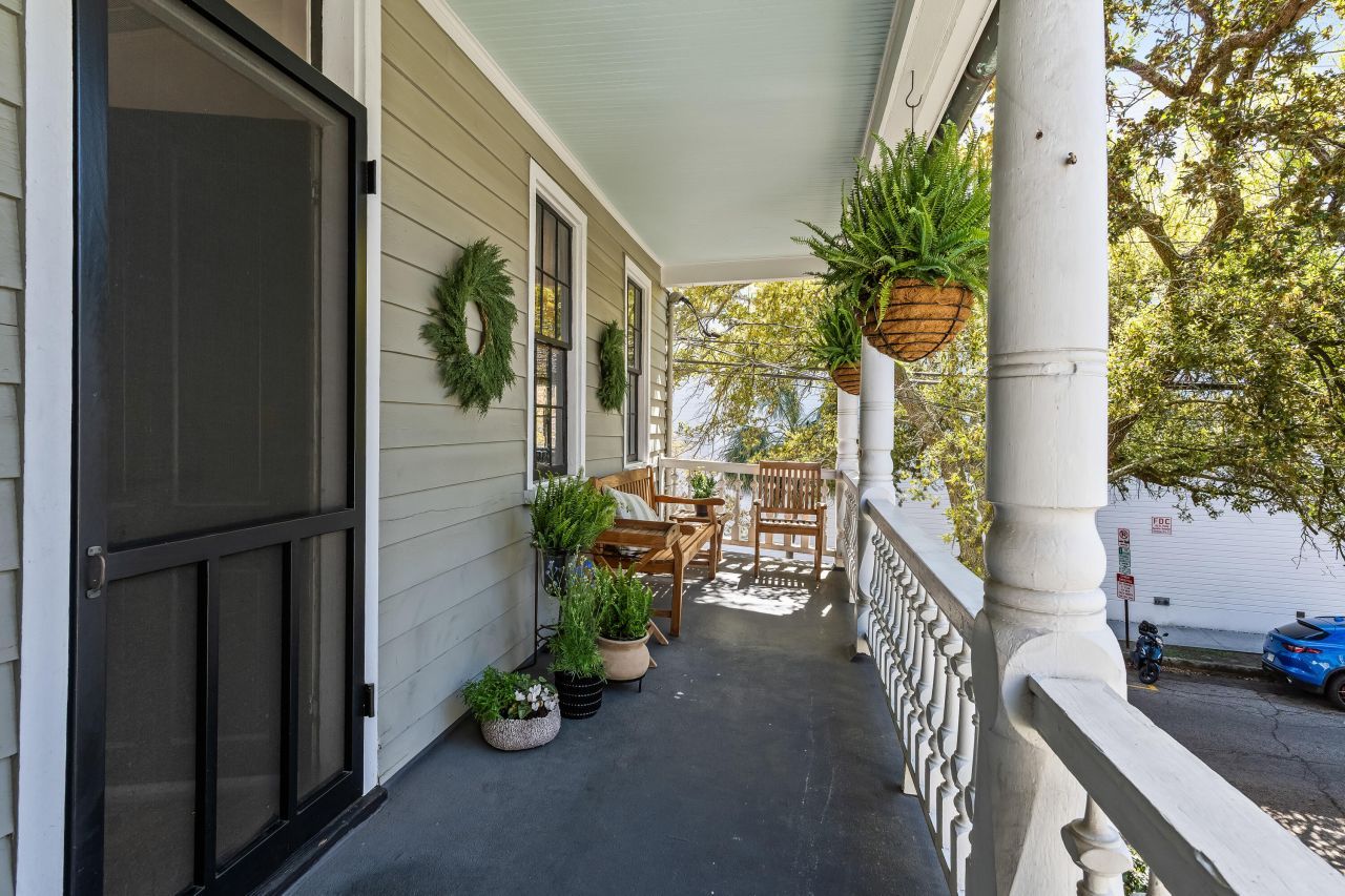 28 Warren Street Photo 28