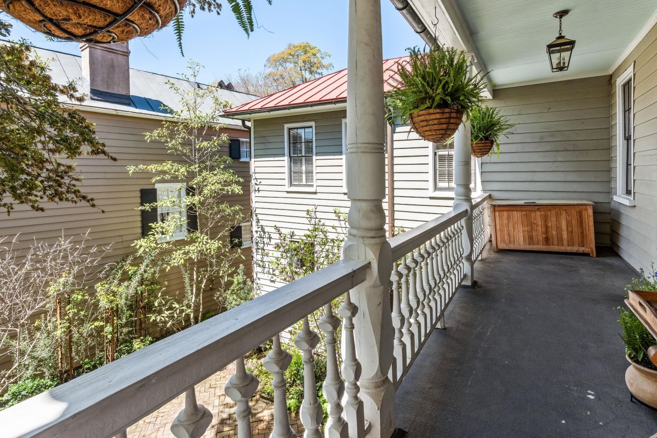 28 Warren Street Photo 29