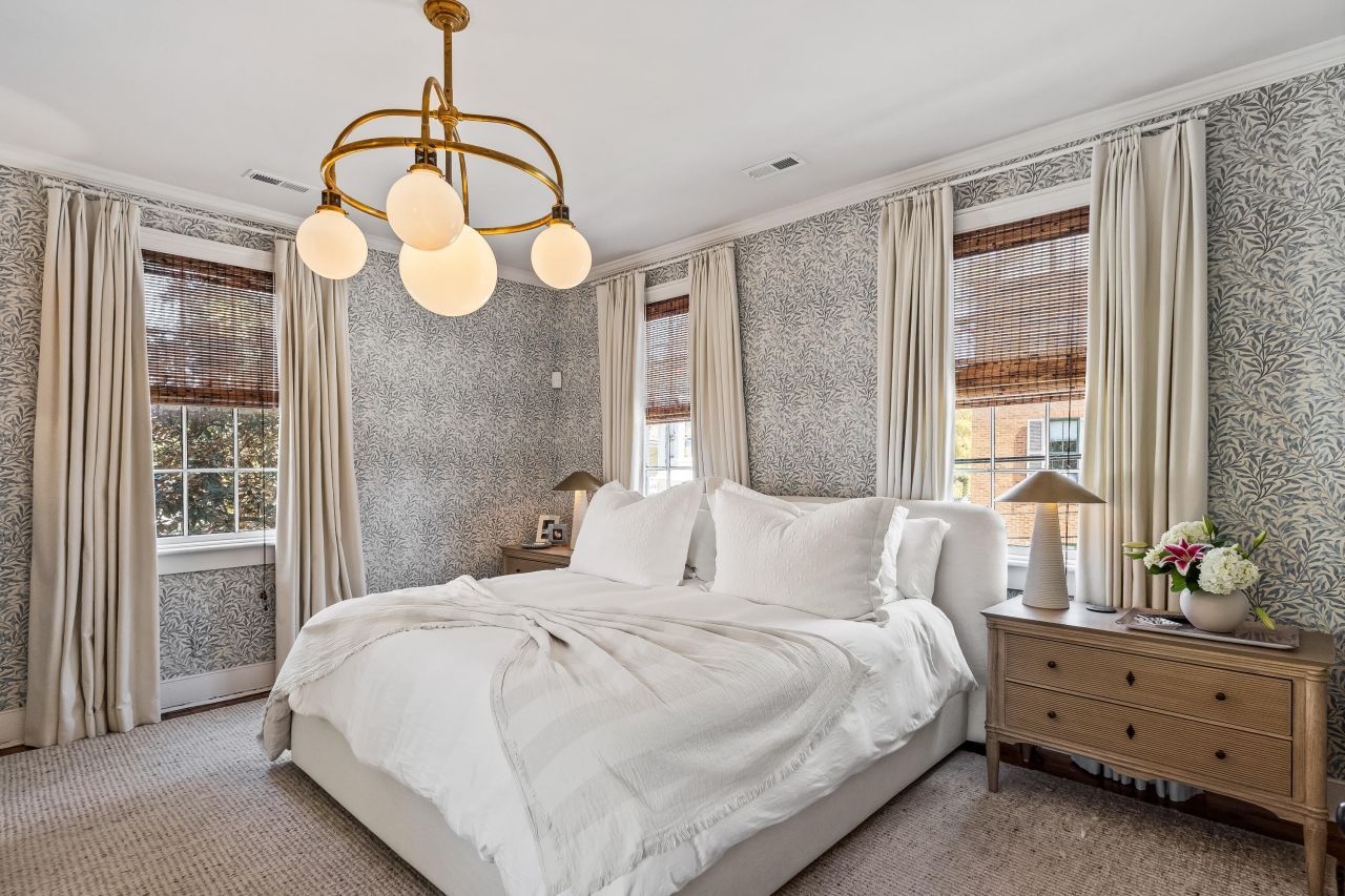 28 Warren Street Photo 30