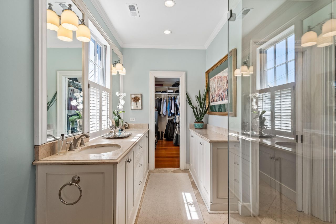 28 Warren Street Photo 33