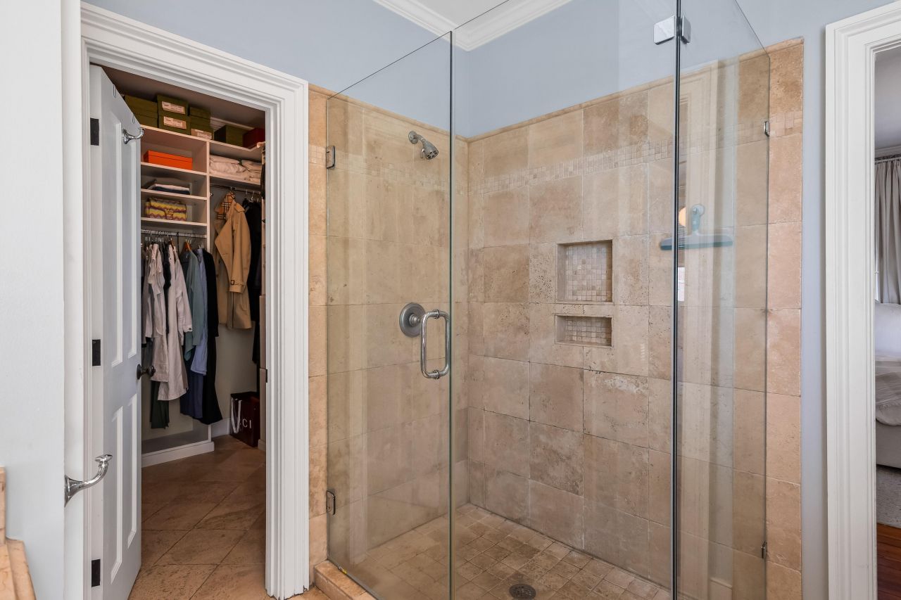 28 Warren Street Photo 36