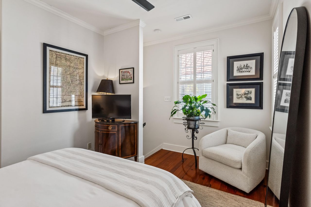 28 Warren Street Photo 39