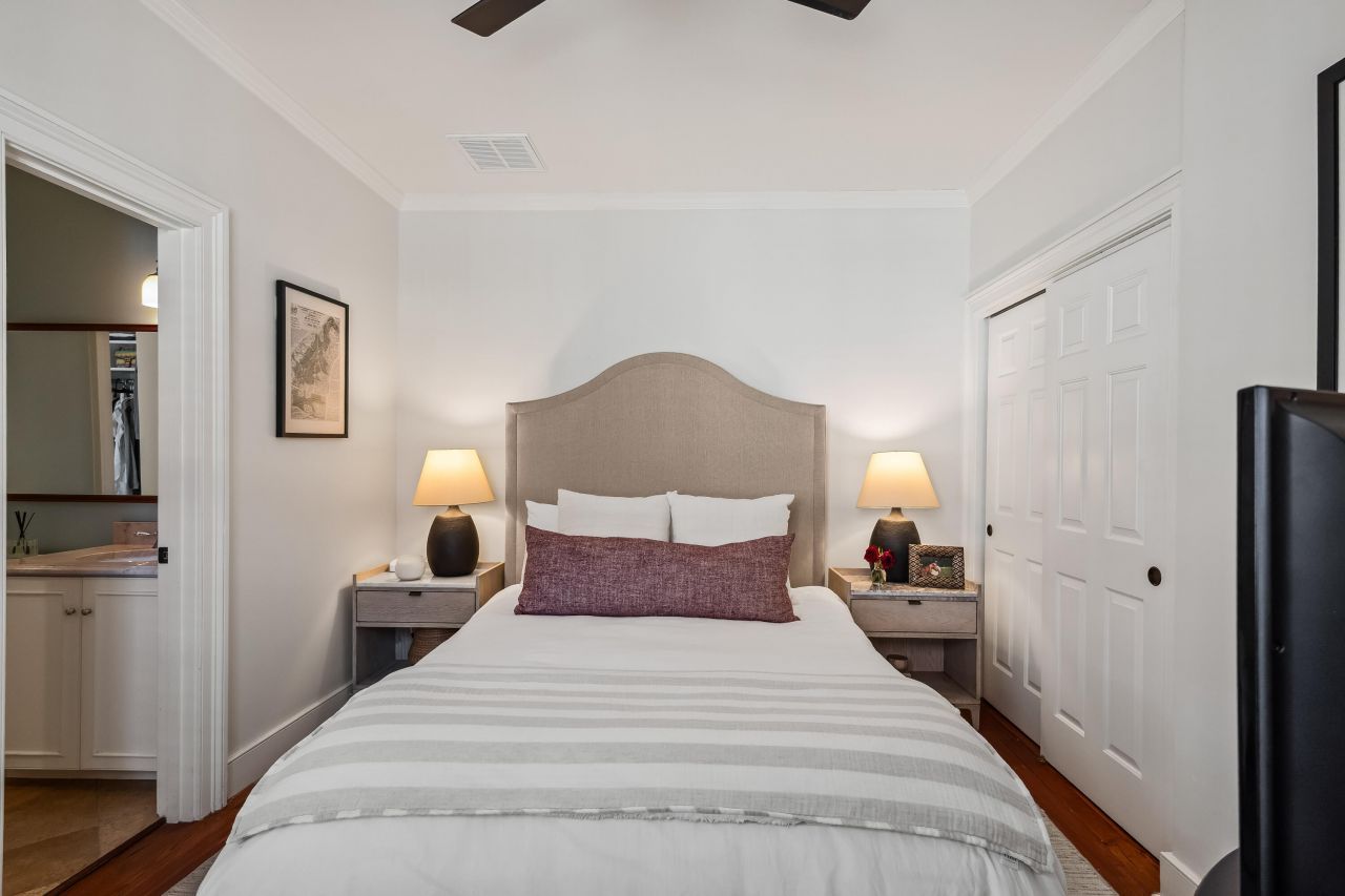 28 Warren Street Photo 40