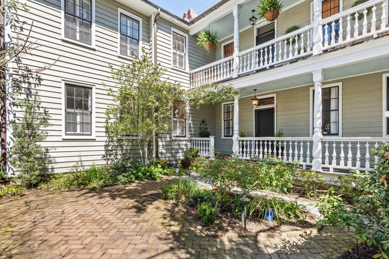 28 Warren Street Photo 45