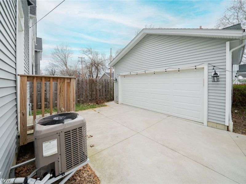 12027 Wade Park Avenue , Cleveland, OH 44106 Photo 29