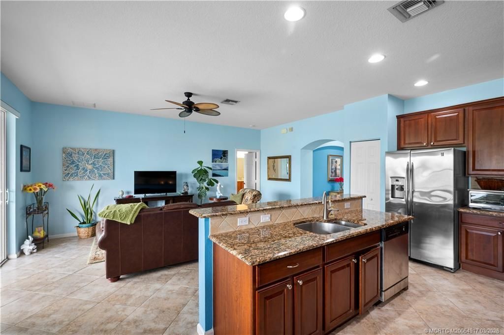 691 SW Glen Crest Way, Stuart, FL 34997 Photo