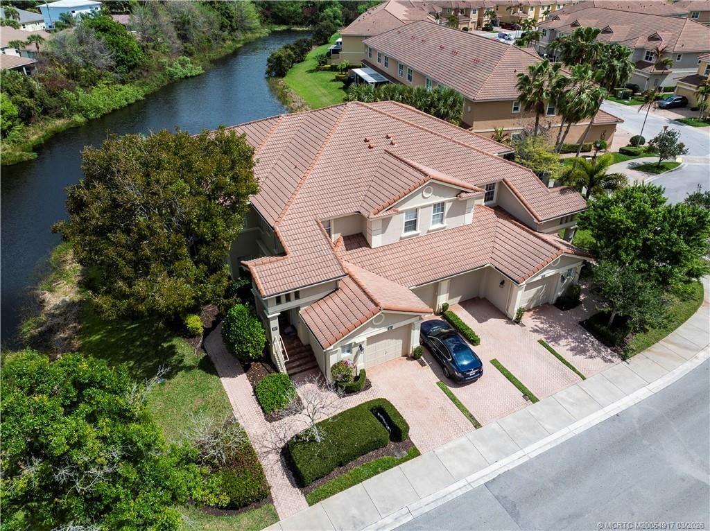 691 SW Glen Crest Way, Stuart, FL 34997 Photo