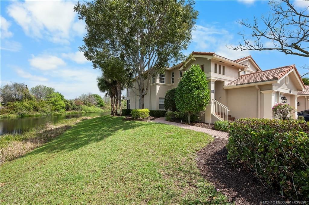 691 SW Glen Crest Way, Stuart, FL 34997 Photo