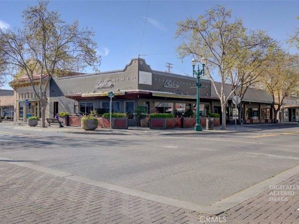 220 E Main Street, Turlock, CA 95380