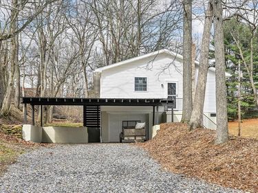 1024 PINE STREET, POTTSVILLE, PA 17901