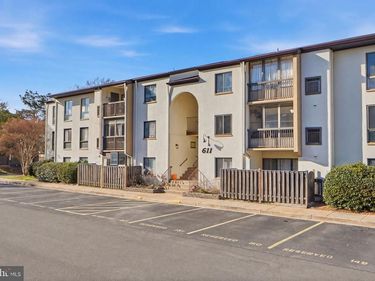 611 CENTER STREET , Unit 101, HERNDON, VA 20170