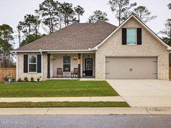 6932 Osprey Drive, Ocean Springs, MS 39564