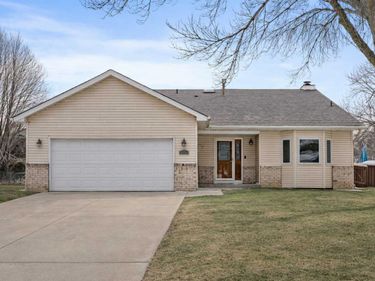 8936 Norwood Lane N, Maple Grove, MN 55369