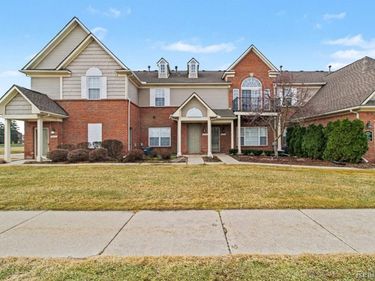 20006 Hidden Oaks Drive, Brownstown Twp, MI 48183