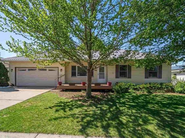 142 Scott Dr., West Branch, IA 52358