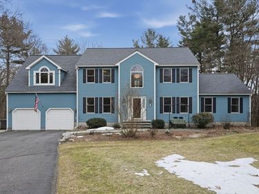 86 Oak Hill Lane, Boylston, MA 01505