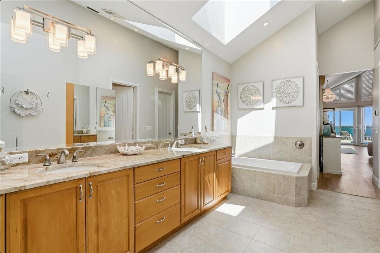 3636 Fair Oaks Place, Longboat Key, FL 34228 Photo