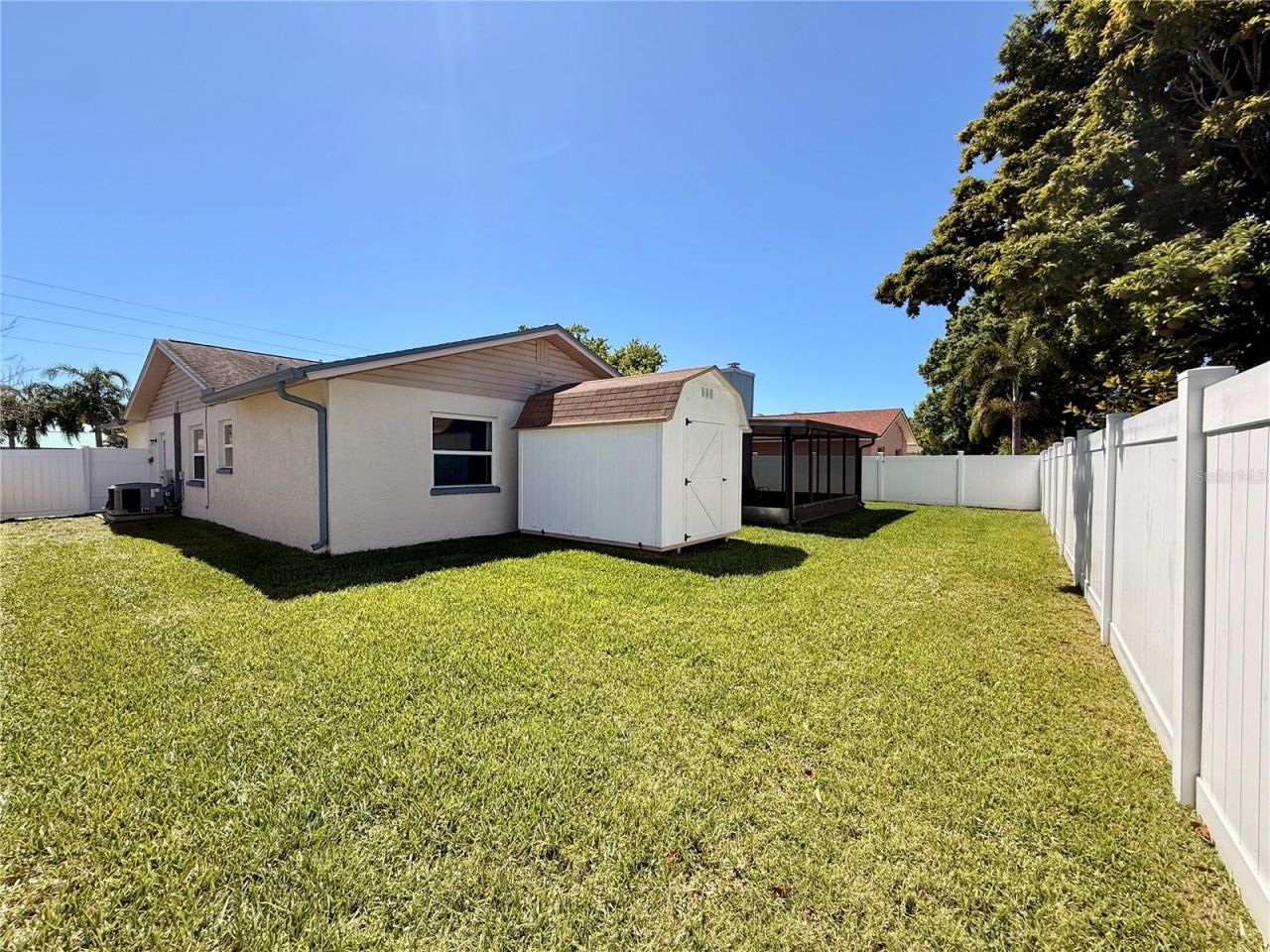 8335 Somerset Drive , Largo, FL 33773 Photo