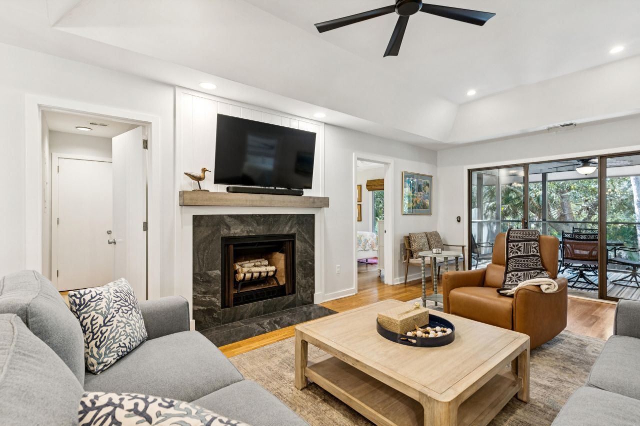 4127 Bulrush Lane Photo 7