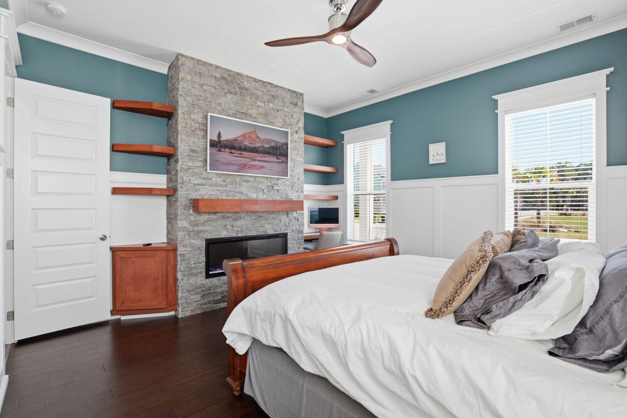 411 N Commodore Way Photo 19