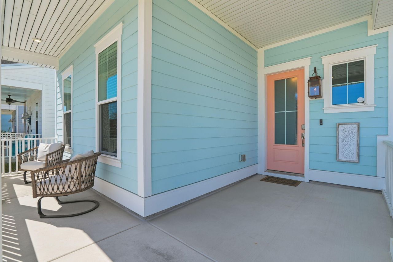 411 N Commodore Way Photo 3