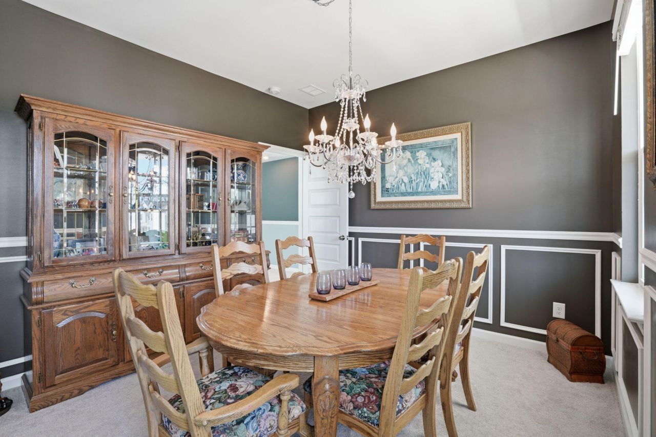 411 N Commodore Way Photo 34